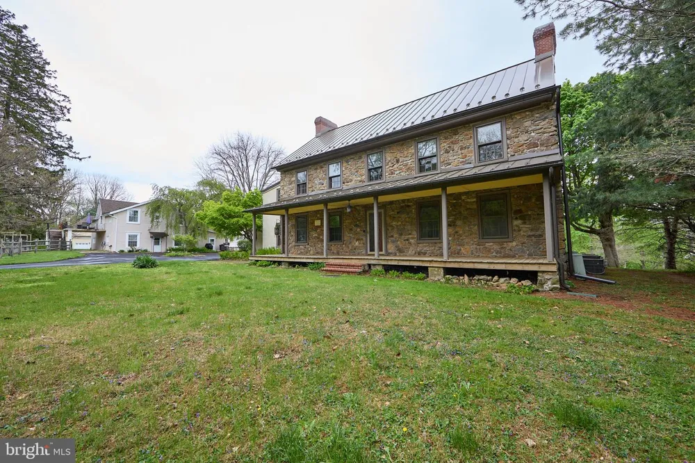 525 RASPBERRY LANE West Chester, PA 19382