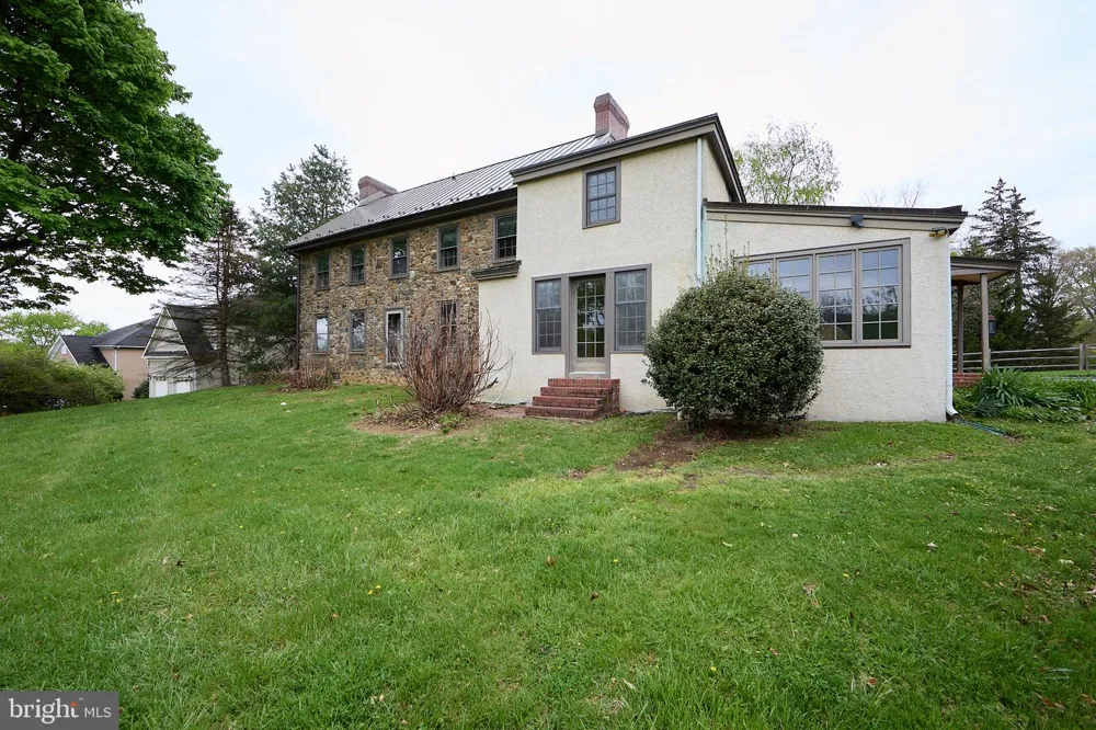 525 RASPBERRY LANE West Chester, PA 19382