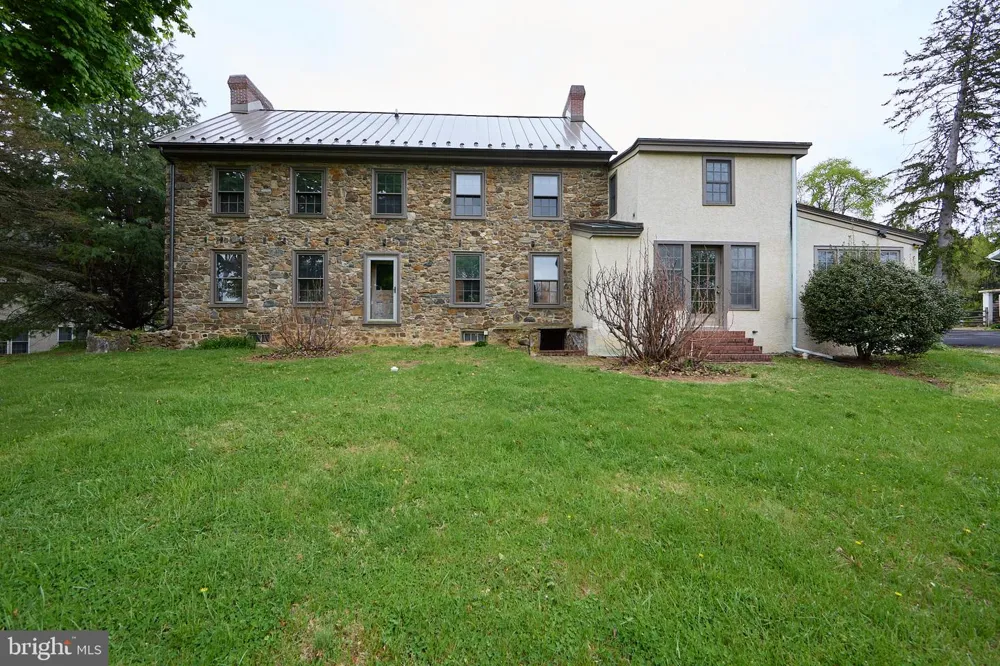 525 RASPBERRY LANE West Chester, PA 19382
