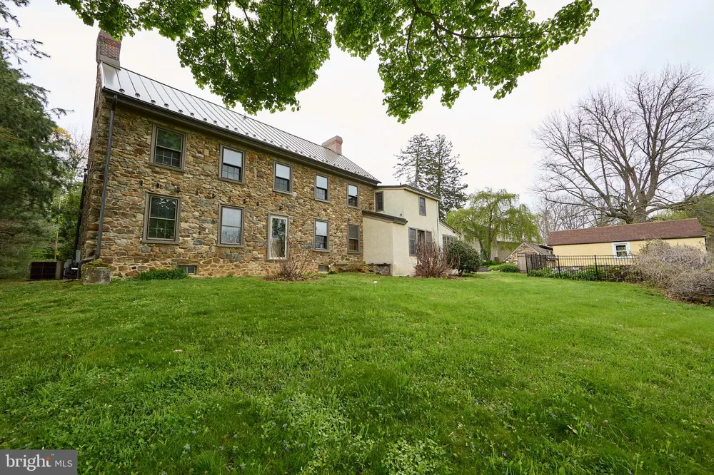525 RASPBERRY LANE West Chester, PA 19382