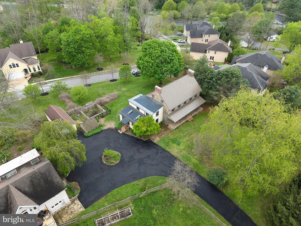 525 RASPBERRY LANE West Chester, PA 19382