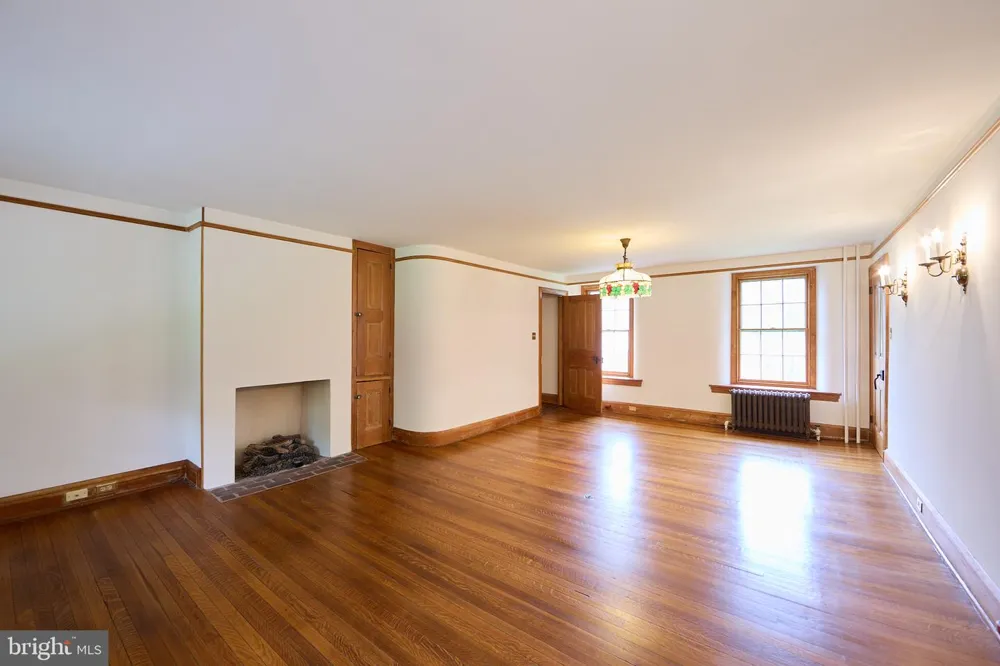 525 RASPBERRY LANE West Chester, PA 19382