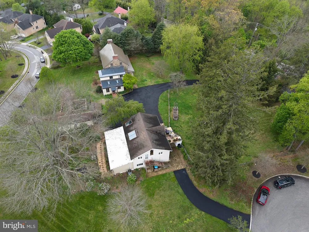 525 RASPBERRY LANE West Chester, PA 19382