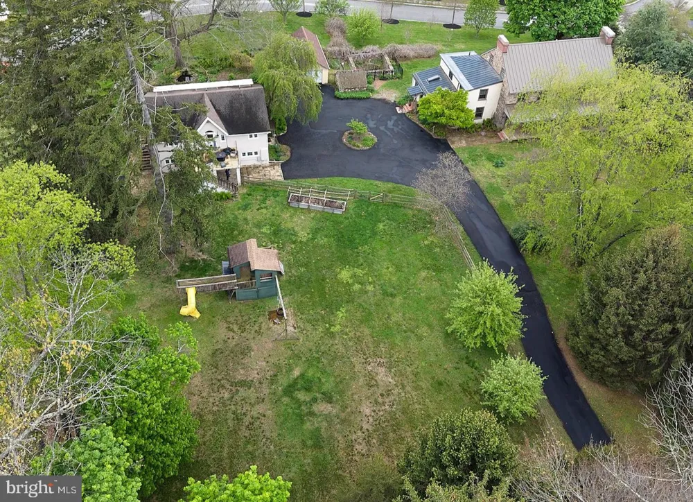 525 RASPBERRY LANE West Chester, PA 19382