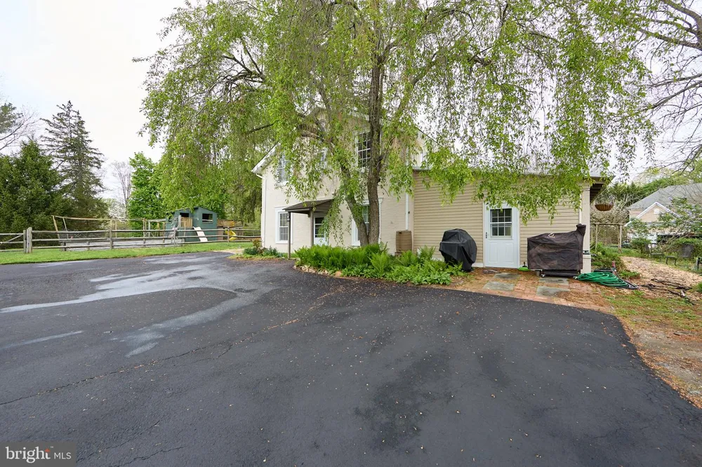 525 RASPBERRY LANE West Chester, PA 19382