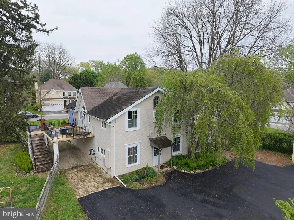 525 RASPBERRY LANE West Chester, PA 19382