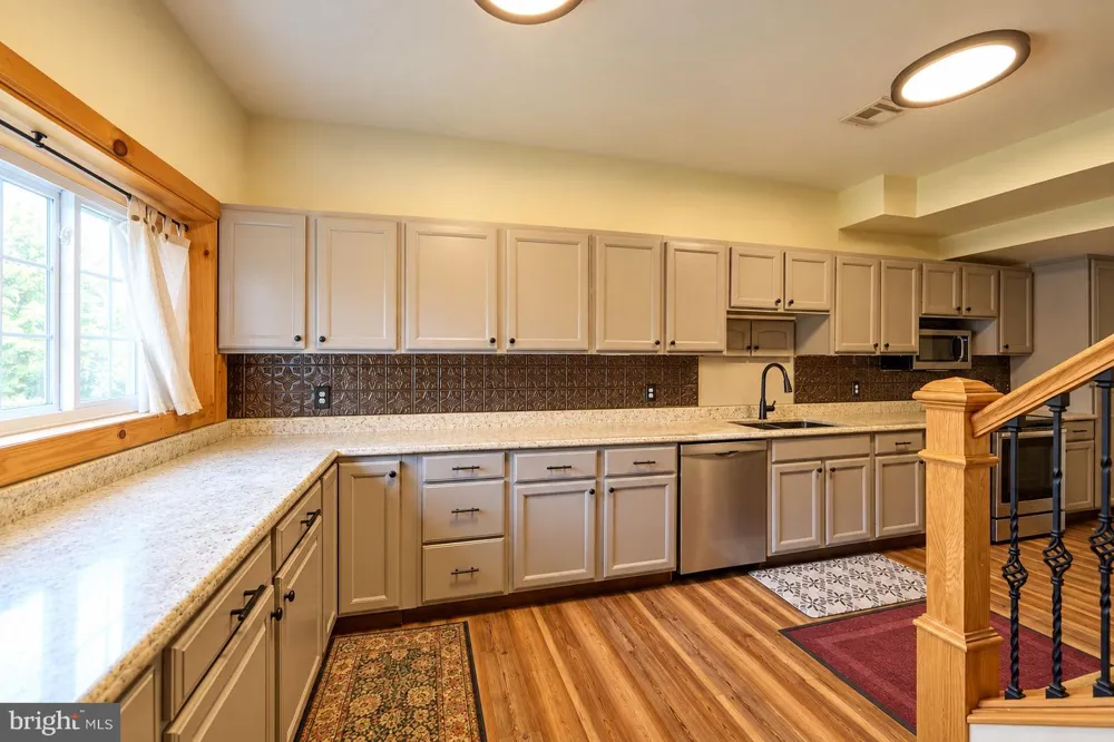 525 RASPBERRY LANE West Chester, PA 19382