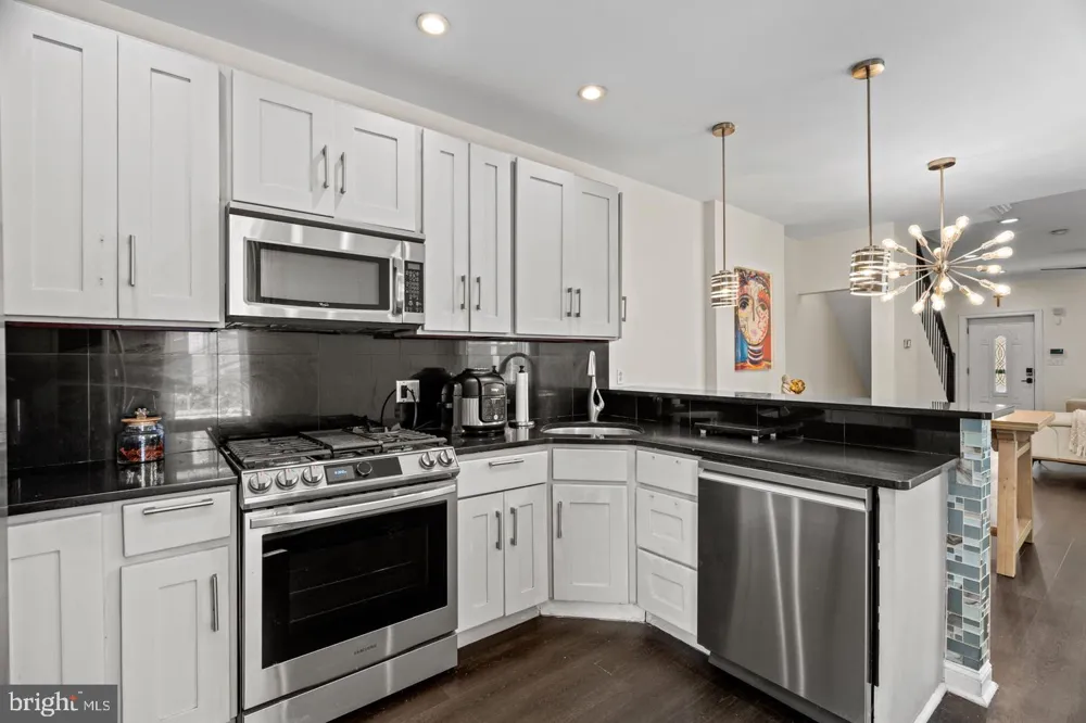 842 28TH STREET Philadelphia, PA 19130