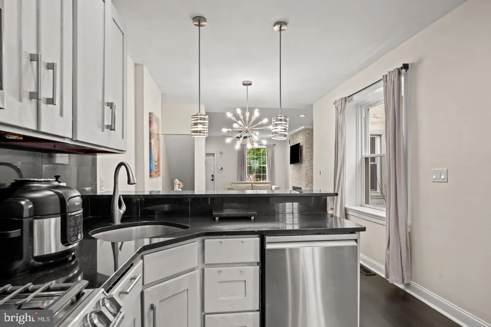 842 28TH STREET Philadelphia, PA 19130