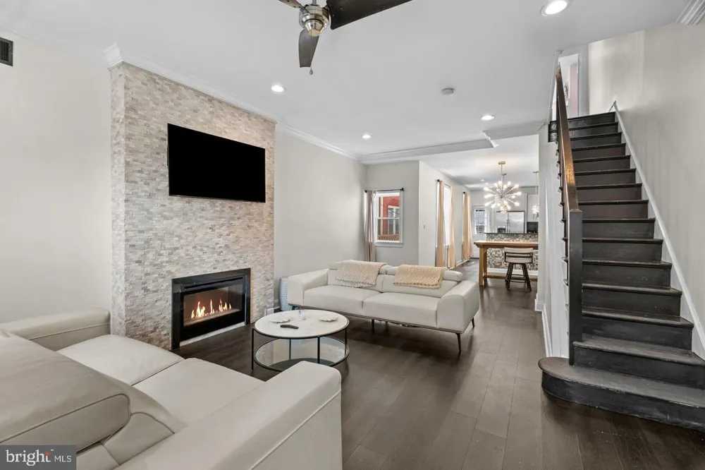 842 28TH STREET Philadelphia, PA 19130