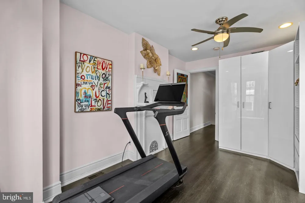 842 28TH STREET Philadelphia, PA 19130