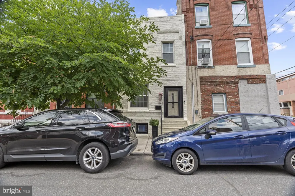 842 28TH STREET Philadelphia, PA 19130