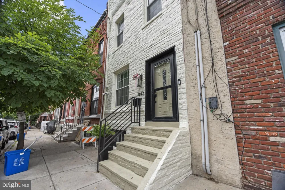 842 28TH STREET Philadelphia, PA 19130