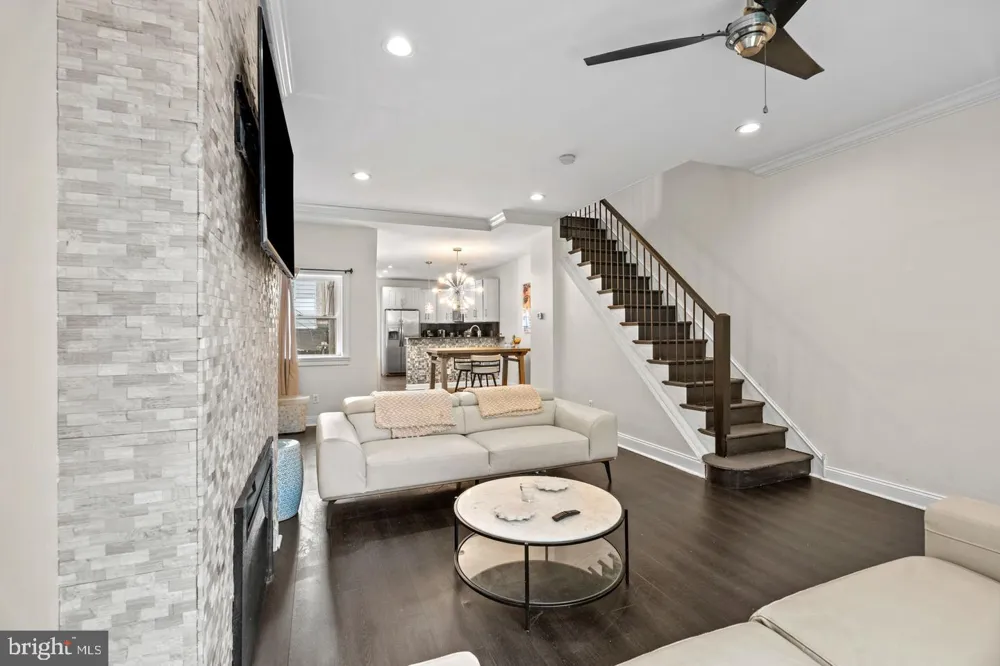 842 28TH STREET Philadelphia, PA 19130