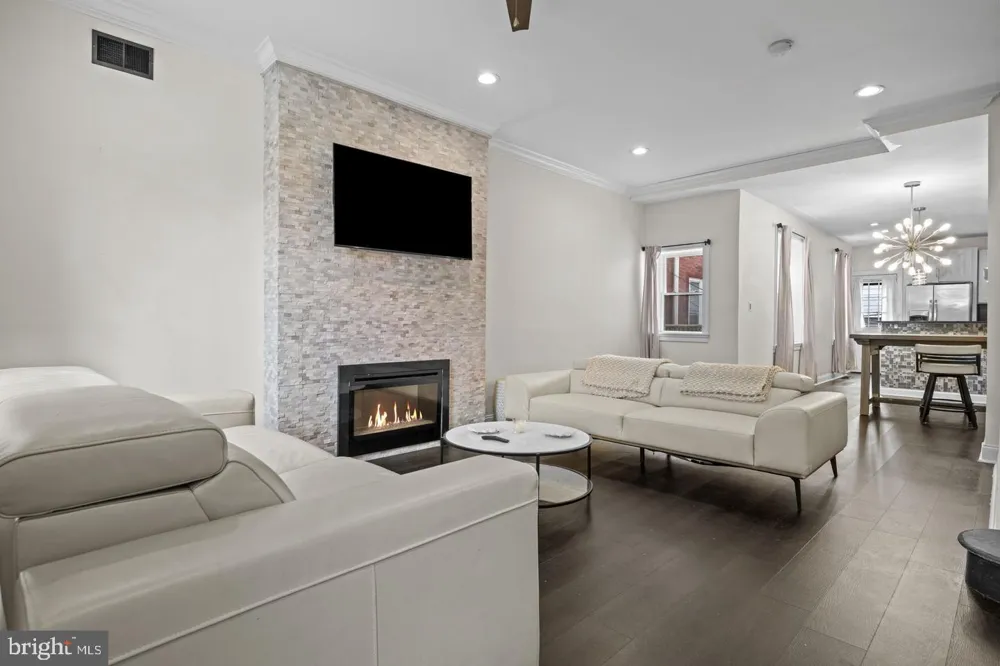 842 28TH STREET Philadelphia, PA 19130