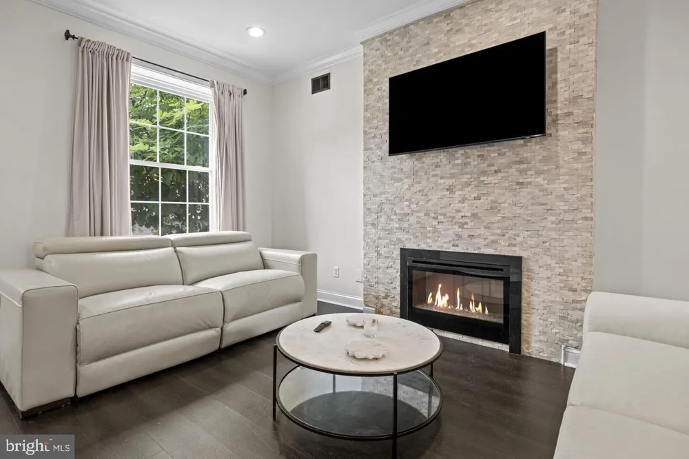 842 28TH STREET Philadelphia, PA 19130
