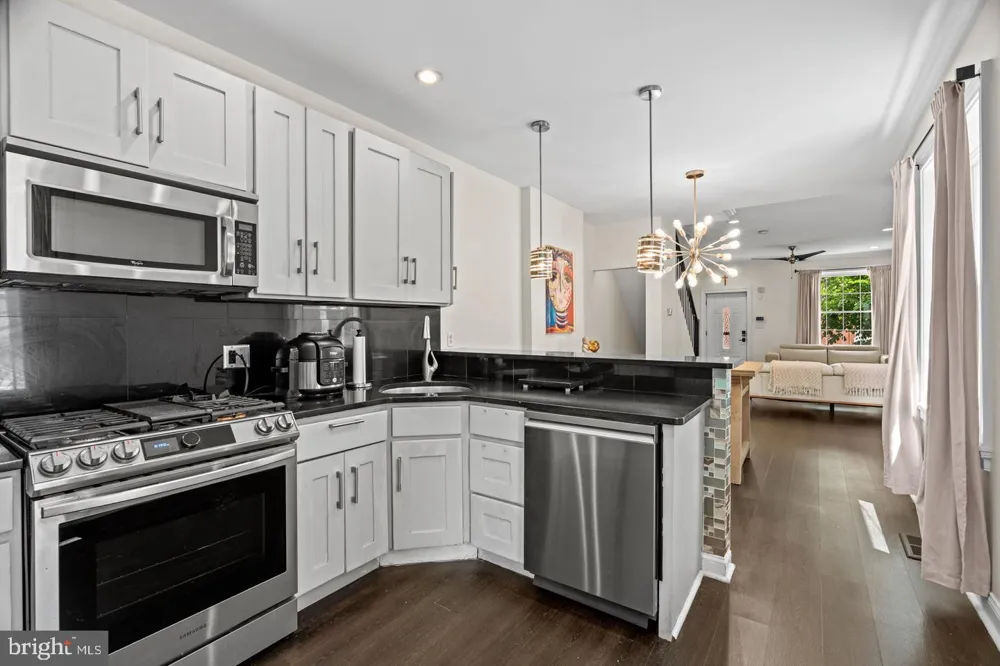 842 28TH STREET Philadelphia, PA 19130