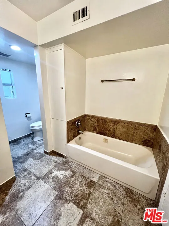 9221 Charleville Boulevard #B Beverly Hills, CA 90212