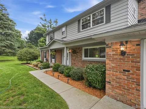 3695 Tyrconnel Court