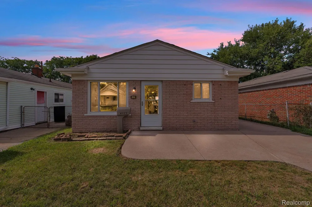 1433 Reo Avenue Lincoln Park City, MI 48146