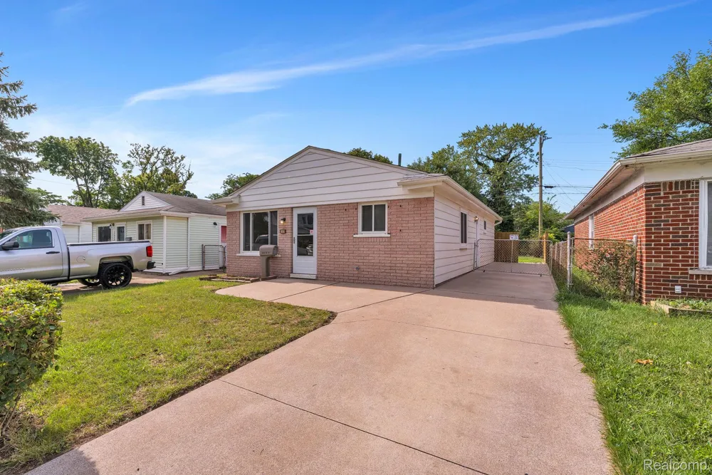 1433 Reo Avenue Lincoln Park City, MI 48146