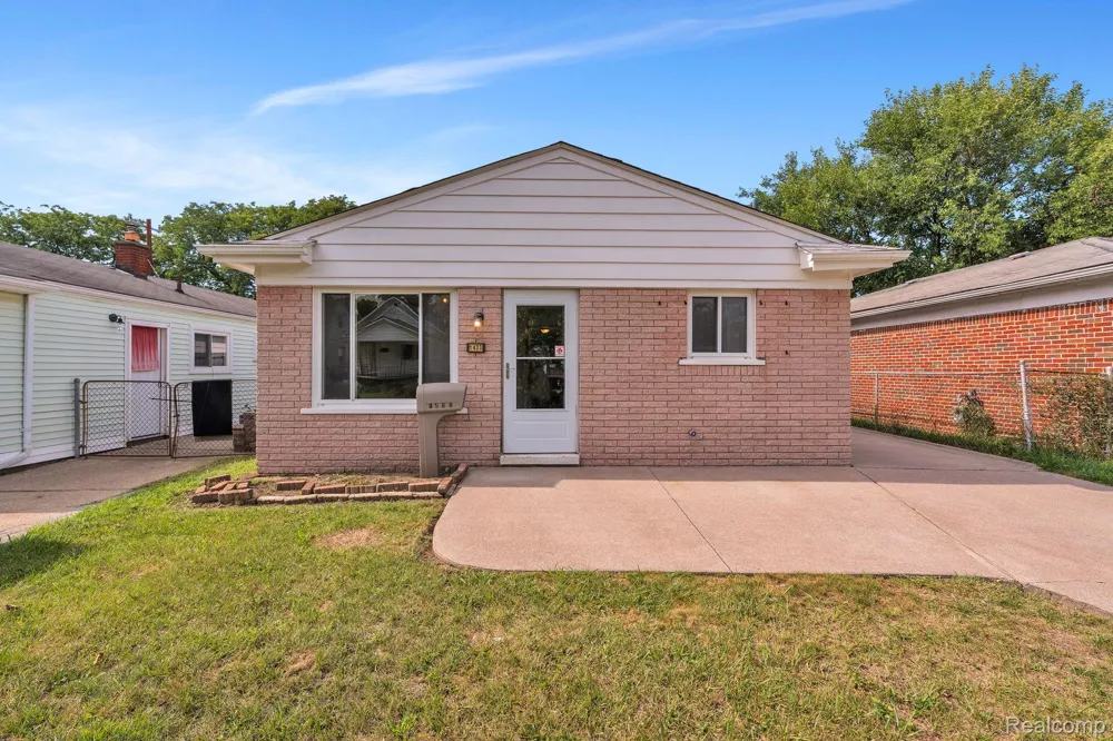 1433 Reo Avenue Lincoln Park City, MI 48146