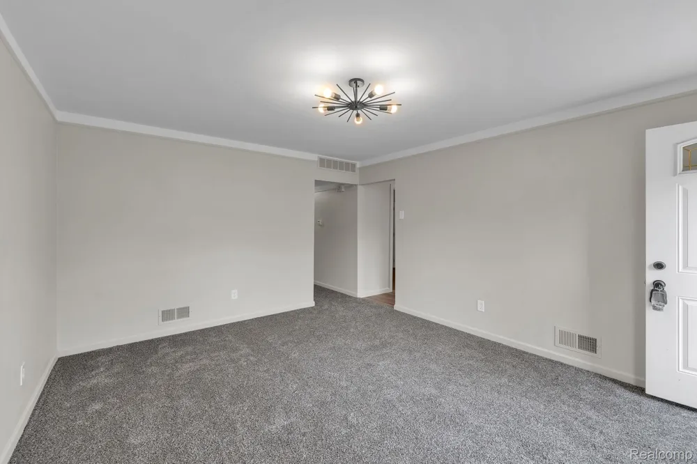 1433 Reo Avenue Lincoln Park City, MI 48146