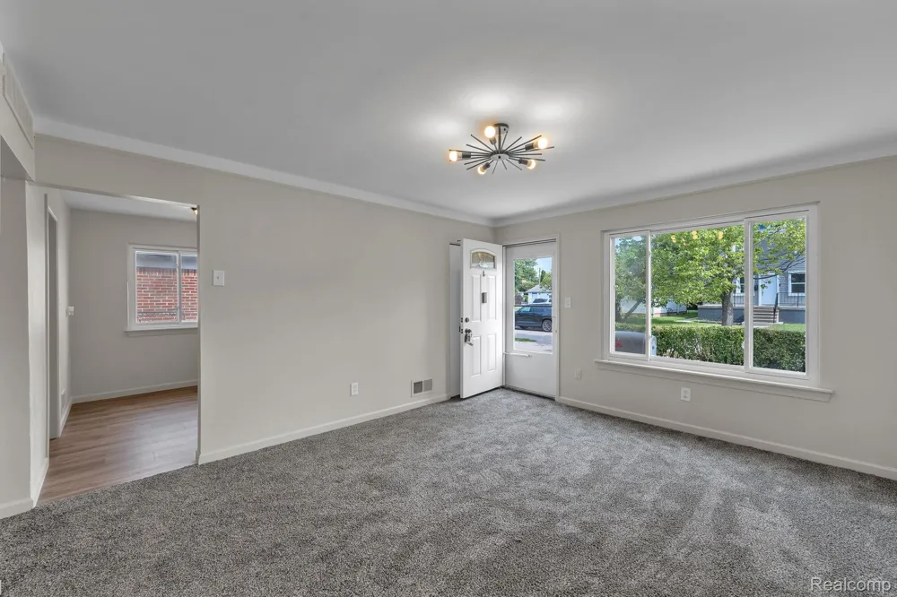 1433 Reo Avenue Lincoln Park City, MI 48146