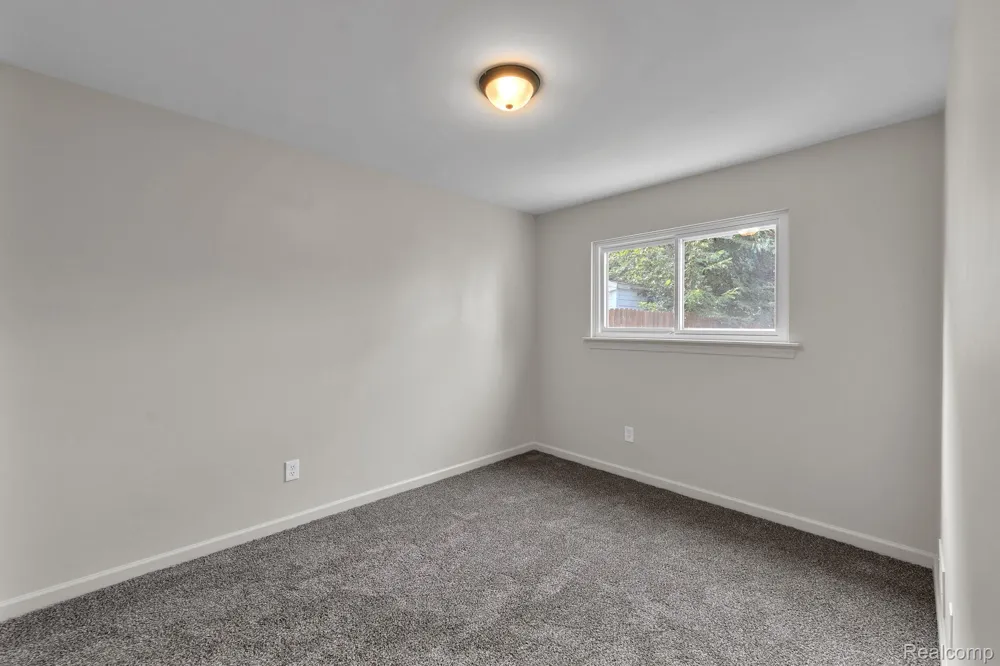 1433 Reo Avenue Lincoln Park City, MI 48146