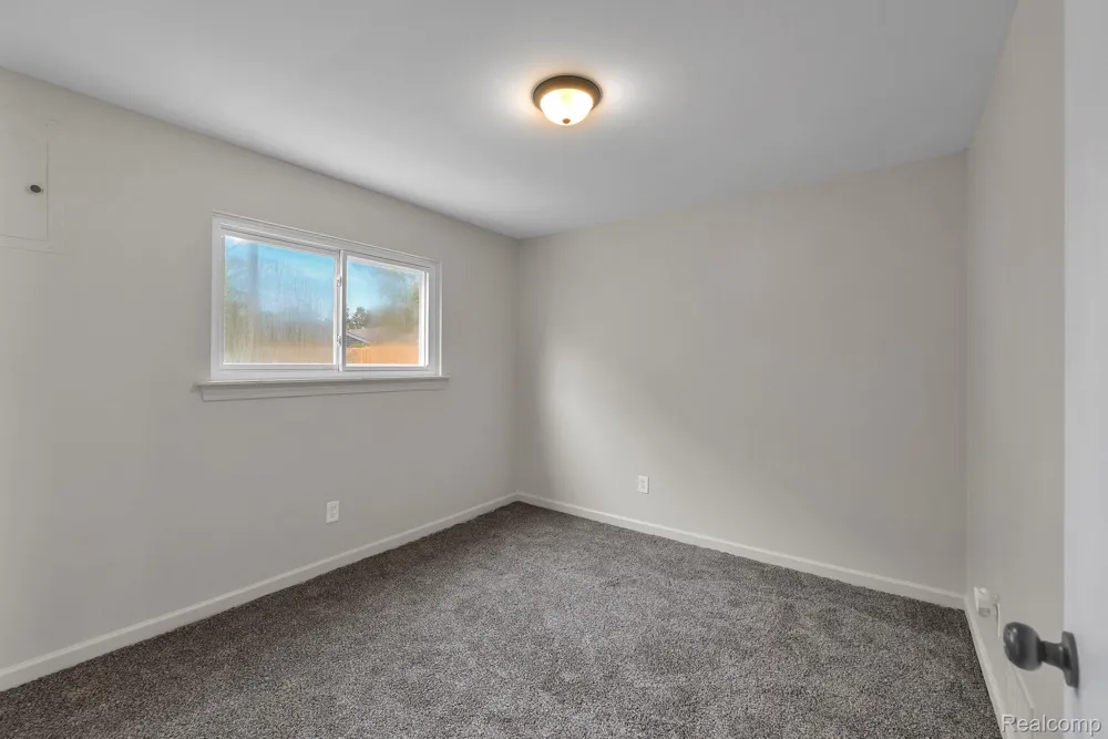 1433 Reo Avenue Lincoln Park City, MI 48146