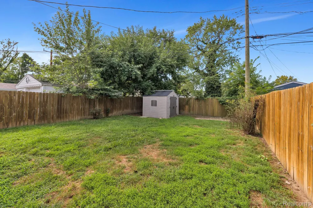 1433 Reo Avenue Lincoln Park City, MI 48146