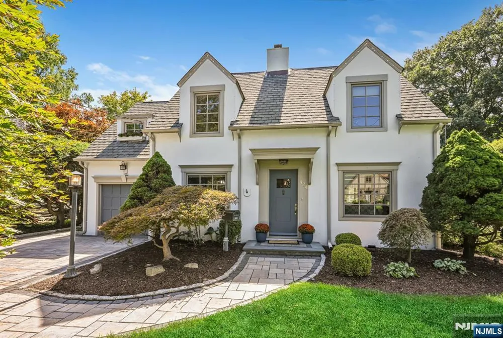 424 Braeburn Road Ho-Ho-Kus, NJ 07423