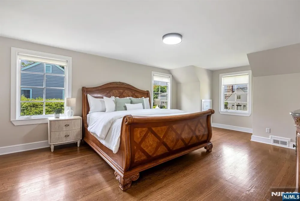 424 Braeburn Road Ho-Ho-Kus, NJ 07423
