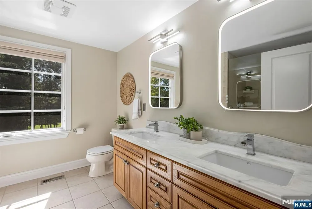 424 Braeburn Road Ho-Ho-Kus, NJ 07423