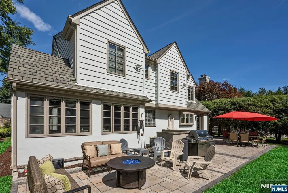 424 Braeburn Road Ho-Ho-Kus, NJ 07423