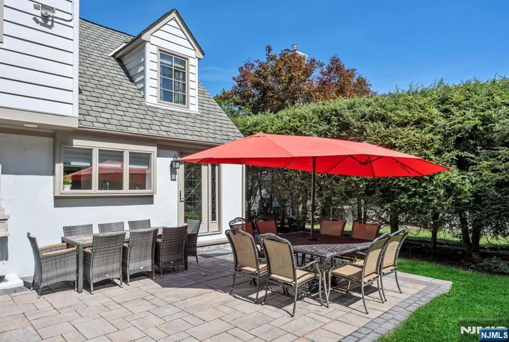 424 Braeburn Road Ho-Ho-Kus, NJ 07423
