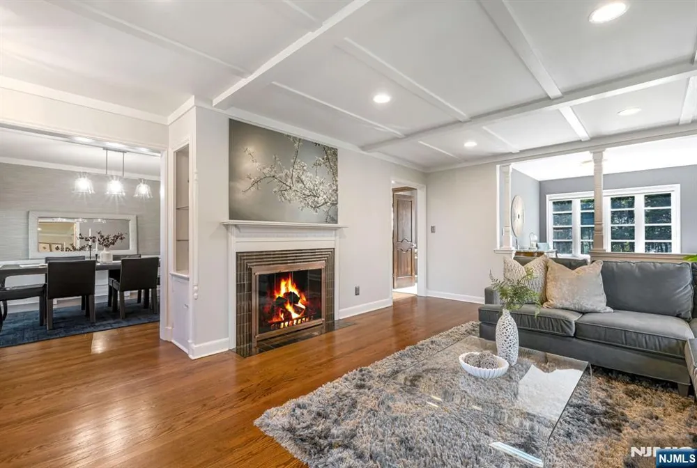 424 Braeburn Road Ho-Ho-Kus, NJ 07423