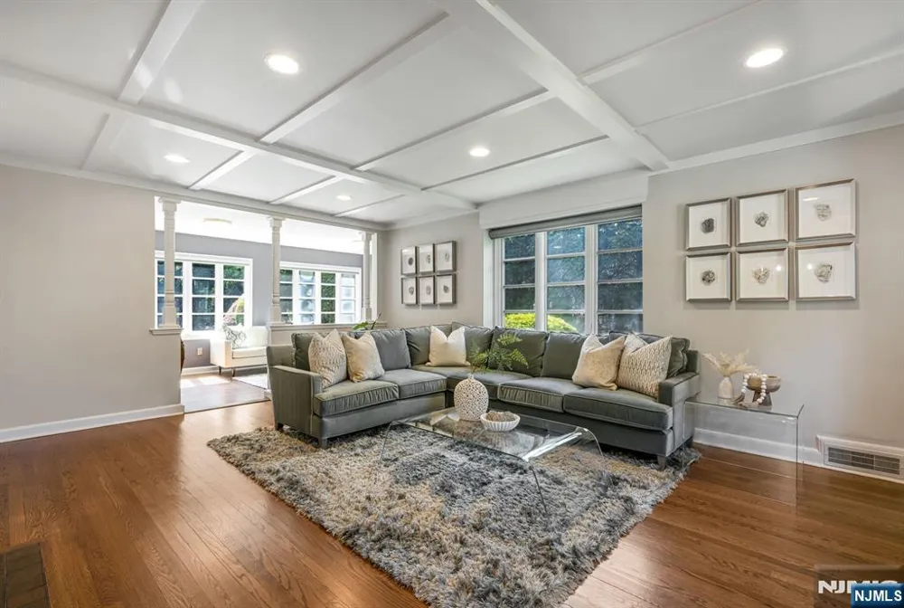 424 Braeburn Road Ho-Ho-Kus, NJ 07423