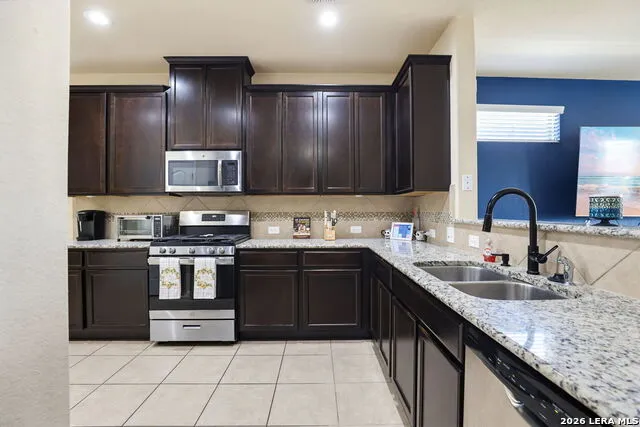 8114 Limerick Fls San Antonio, TX 78253