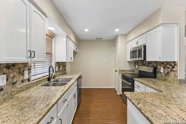 2127 Oak Bnd San Antonio, TX 78259