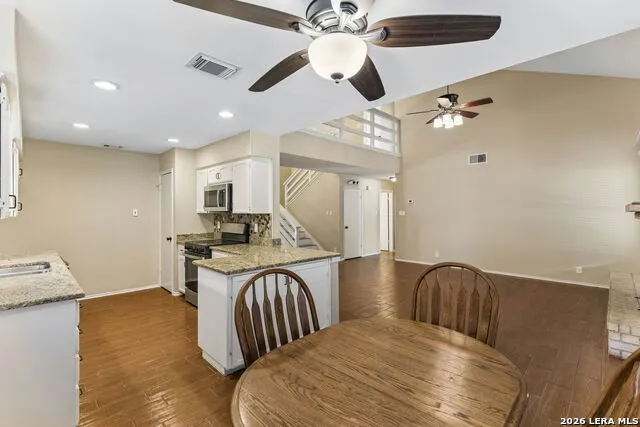 2127 Oak Bnd San Antonio, TX 78259