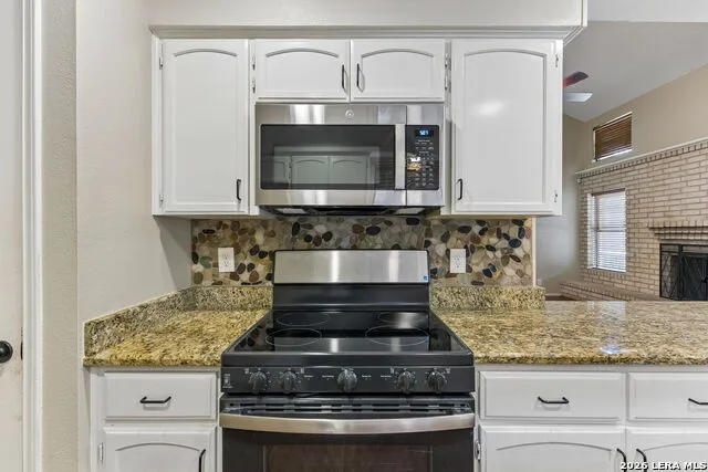 2127 Oak Bnd San Antonio, TX 78259