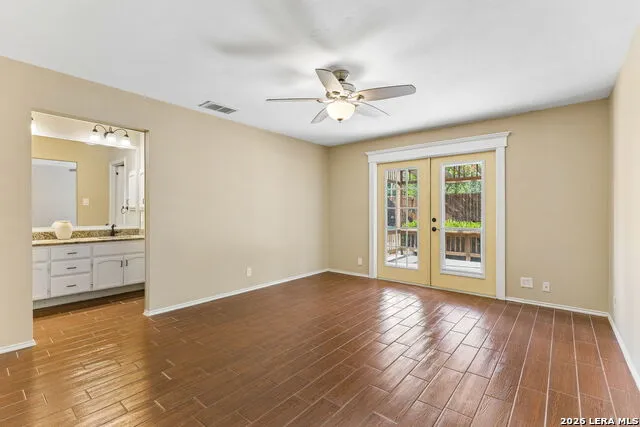 2127 Oak Bnd San Antonio, TX 78259