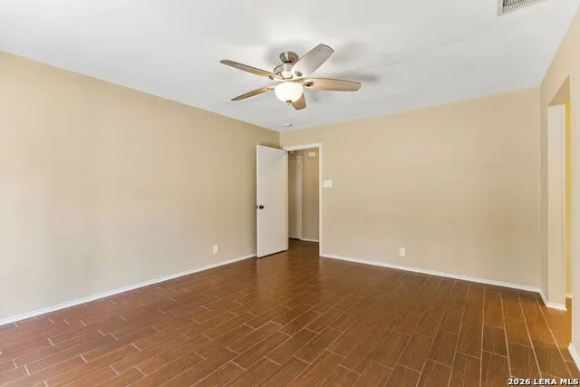 2127 Oak Bnd San Antonio, TX 78259