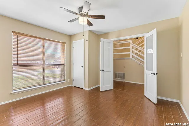 2127 Oak Bnd San Antonio, TX 78259