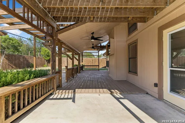 2127 Oak Bnd San Antonio, TX 78259