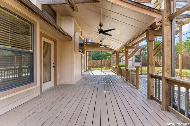 2127 Oak Bnd San Antonio, TX 78259