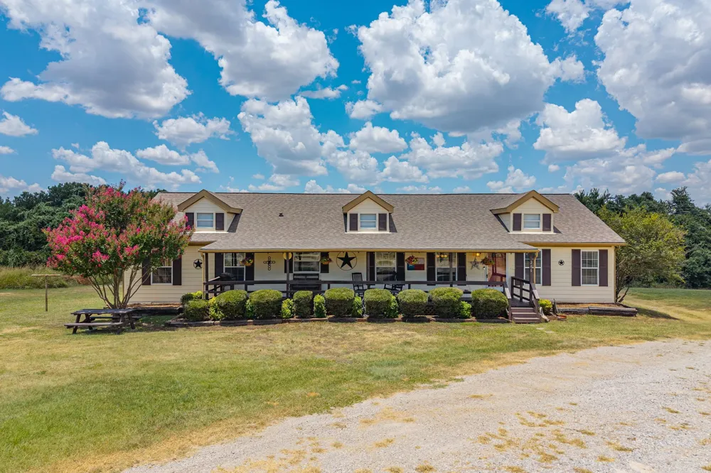 206 County Road 4593 Boyd, TX 76023