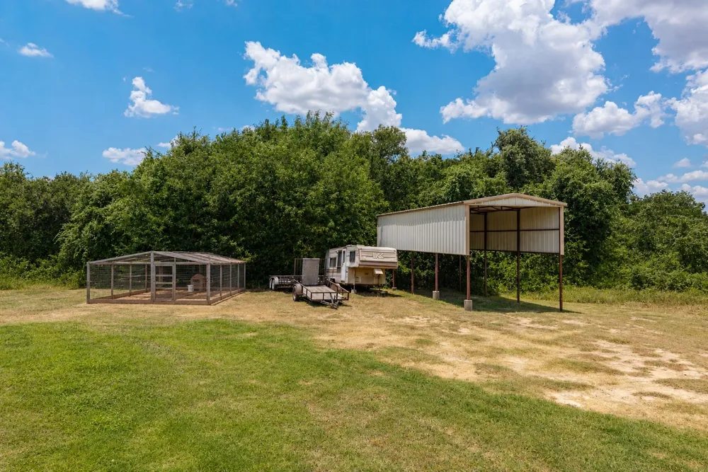 206 County Road 4593 Boyd, TX 76023