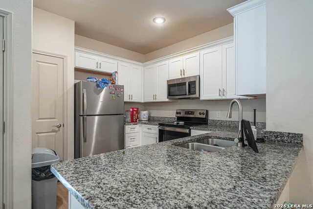7616 MAGNOLIA VLG San Antonio, TX 78252